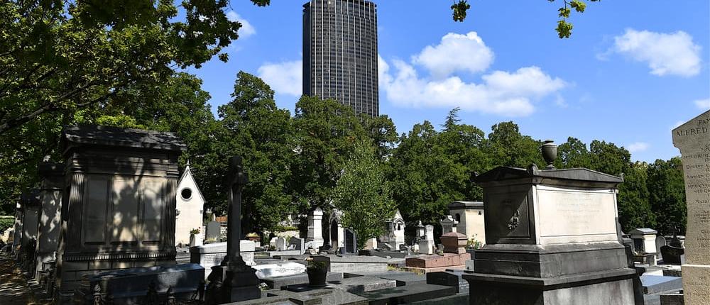 Le cimetière du Montparnasse en automne : visite guidée des tombes célèbres